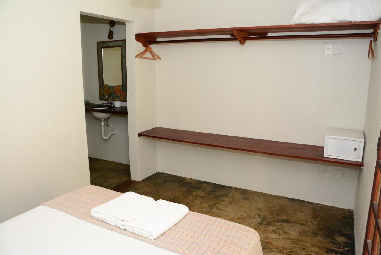 Hostel Vila Bonete Ilhabela Esterno foto